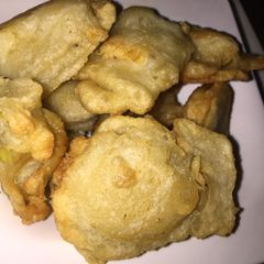 A picture of Apple fritters.