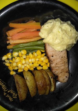 Foto resep Steak Tuna and Vegetable Potato wedges with creamy cheese saus