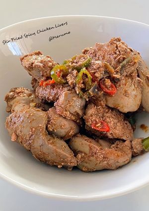 A picture of Stir Fried Spicy Chicken Livers.
