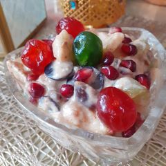 A picture of Khati meethi fruit chat.
