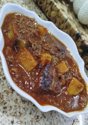 صورة لوصفة مسقعة باذنجان وبطاطا 🥔🍆🧅