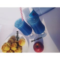 A picture of Blue mocktail.