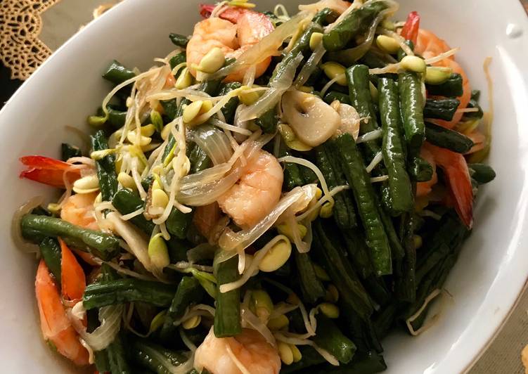 Cara Gampang Menyiapkan Tumis kacang panjang &amp; kecambah kedelai, Enak