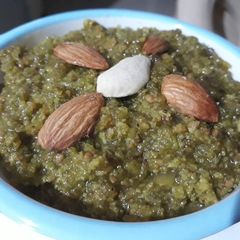 A picture of Lauki halvo left over ghee ka kittu.
