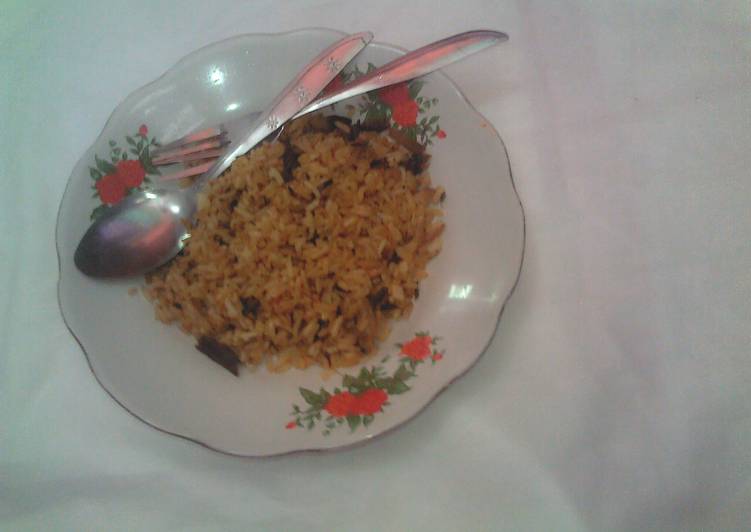 Nasi goreng(seadanya):)