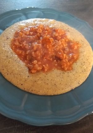 Foto di Polenta taragna al ragù di pasta di salame