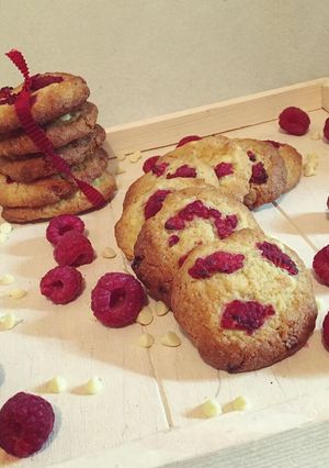 Une photo de Cookies chocolat blanc/framboise 🍪
