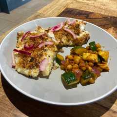 รูปของ Baked Crusted Haddock & Salad - Praktis dan Antigagal