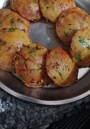 A picture of Masala idli.