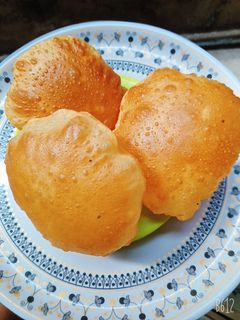 बेसन की पूड़ी (besan ki poori recipe in Hindi) रेसिपी मुख्य फोटो