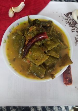 A picture of Broad beans in mustard gravy(Jhata Rae).