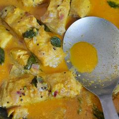 A picture of Traditional goan fish curry.