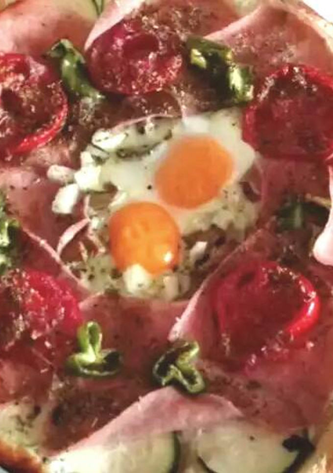 Una foto de Pizza de hojaldre con verduras y jamón york Fátima