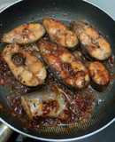 Cá ba sa kho rất bình thường và bình dị