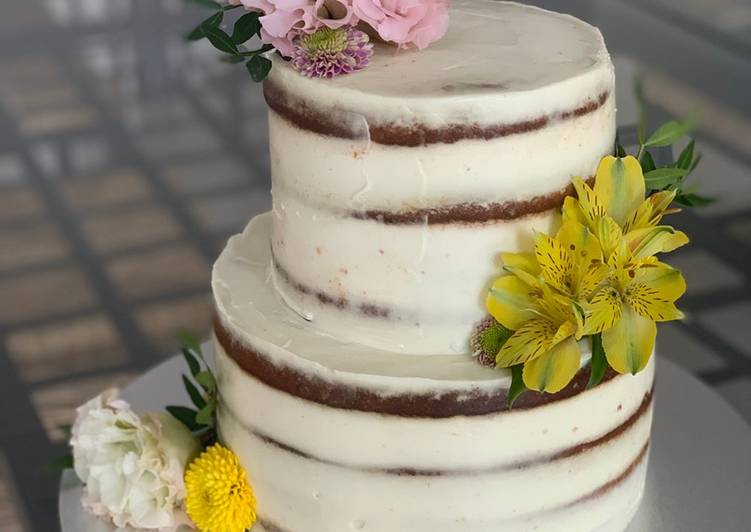 Tarta de manzana con crema de limón y frosting de queso