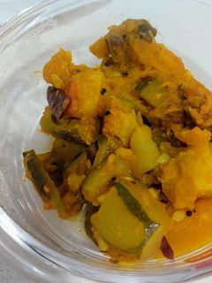 কুমড়োর পটলের যুগলবন্দী (kumror potoler jugalbondi recipe in Bengali) রেসিপির প্রধান ছবি