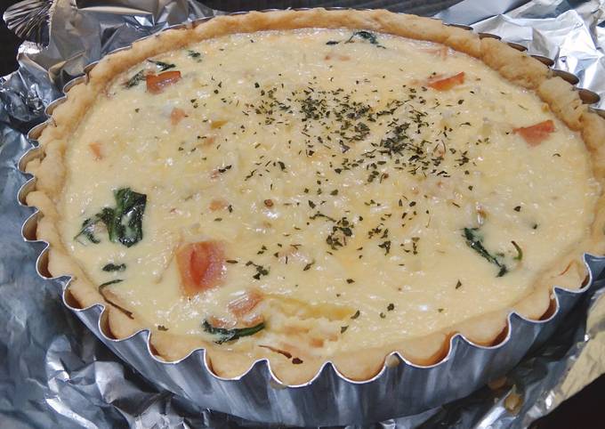 Smoked chicken spinach Quiche