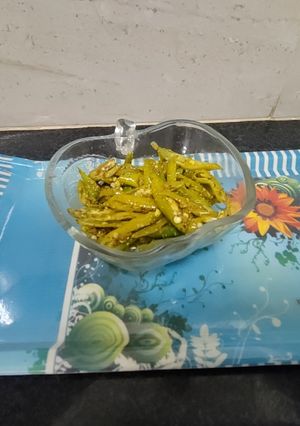 A picture of Rai wali hari mirch ka achar.