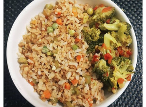 Una foto de Arroz oriental sin carne