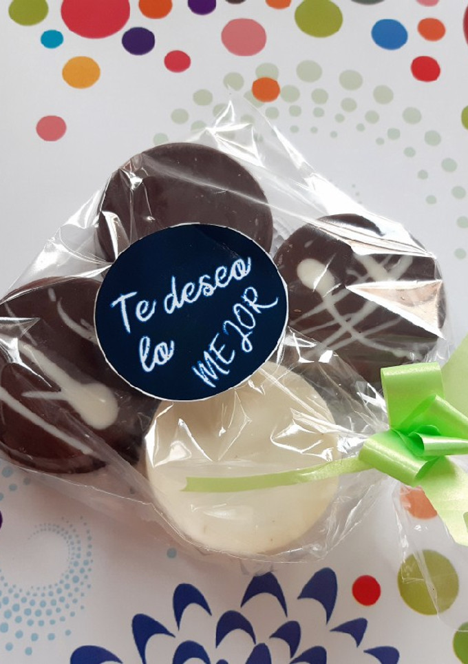 Una foto de Oreos bañadas en chocolate