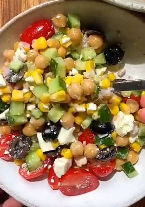 Egyiptomi csicseriborsós saláta recept fotója