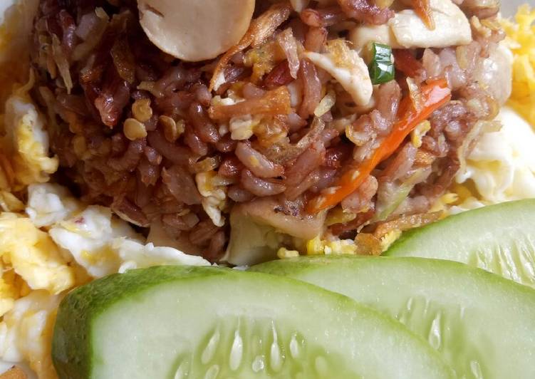Cara Termudah Menyiapkan Nasi goreng jamur beras merah Lezat Sekali