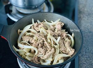 Hình của món Bò Xào Hành Tỏi.