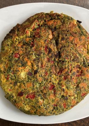Una foto de Tortilla de batata, pimiento y espinacas