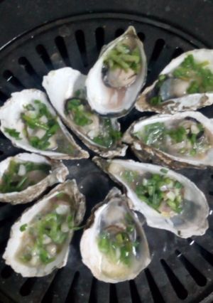 Hình của món Hàu nướng mỡ hành.