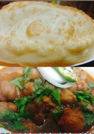 A picture of Chhole Bhature.