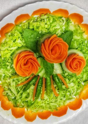 सलाड (salad recipe in marathi) रेसिपी चे मुख्य फोटो 