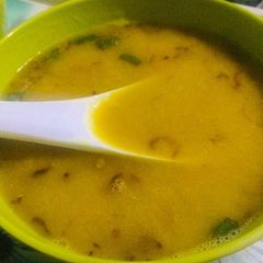 A picture of Dal fry.