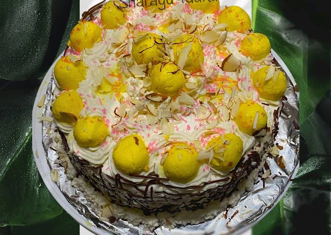 Malai cake idli cooker mai recipe by Sakshi Goswami at BetterButter