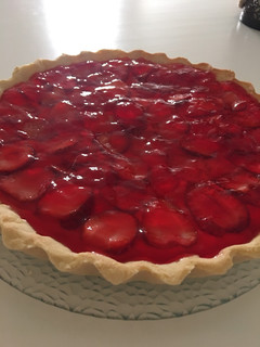 Una foto de Tarta de frutilla con crema pastelera