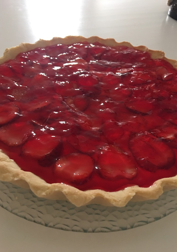 Una foto de Tarta de frutilla con crema pastelera