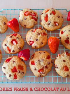 Une photo de COOKIES FRAISES & CHOCOLAT AU LAIT