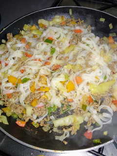 Una foto de Noodles de arroz con ternera bio