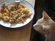 Una foto de sriracha pasta