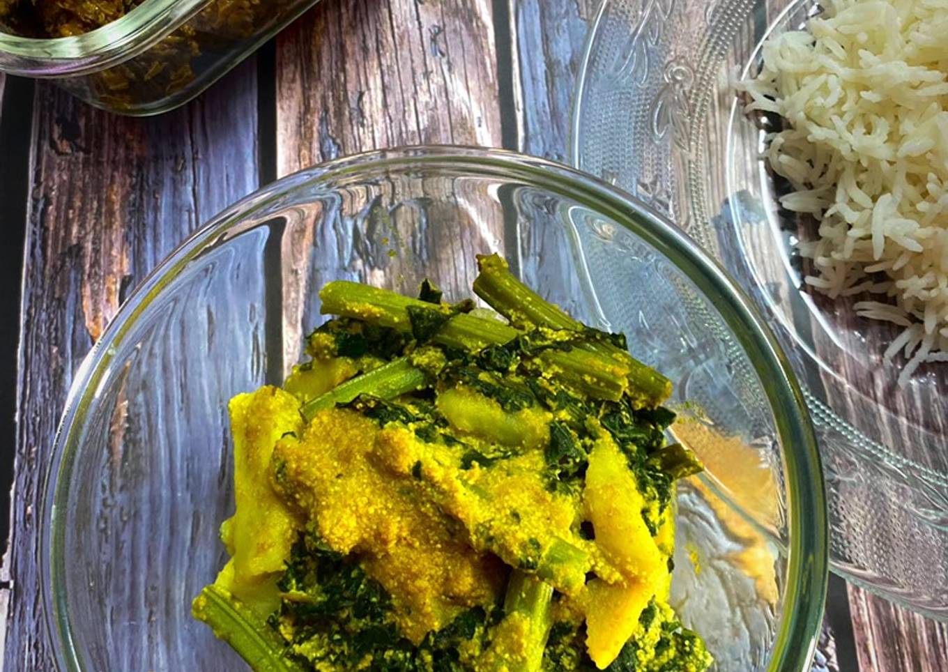 Lau Saag Posto (Bottle Gourd Leaf with poppy seeds paste)
