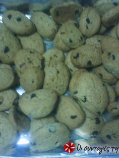 Φωτογραφία της συνταγής Μπισκότα με μαύρη ζάχαρη και σταγόνες σοκολάτας