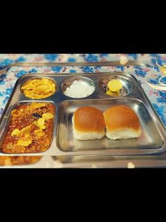 A picture of Misal pav.