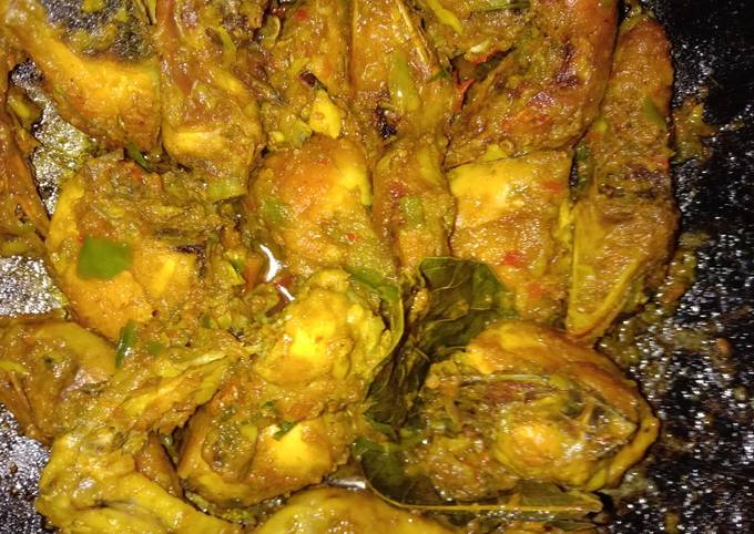 Ayam bumbu sambal kuning goreng