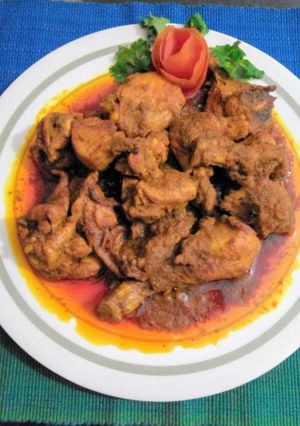 পাঁচ ফোড়নে মুরগি কষা। রেসিপির প্রধান ছবি