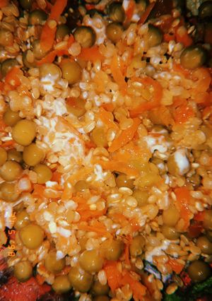 Una foto de Ensalada de arroz yamaní vegana