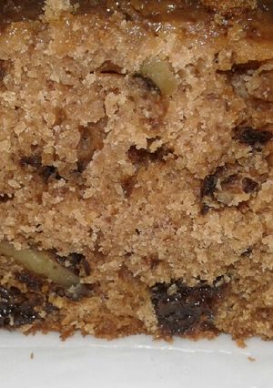 Una foto de Torta de ciruelas pasas y nueces