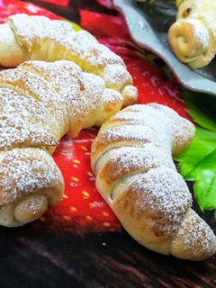 Omlós szilvalekváros 🥐 kifli recept fotója