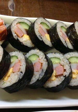 Hình của món Kimbap Hàn Quốc.