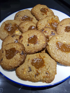 Una foto de Galletas con dulce de leche y pepitas de chocolate