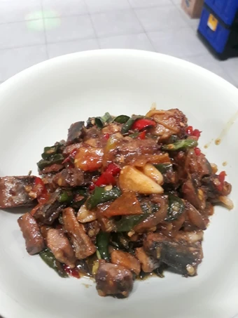 Langkah Gampang Membikin Resep  Tumis lombok ijo pindang kering yang Bikin Ngiler, Bikin Ketagihan