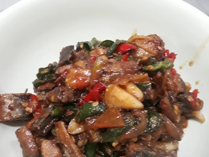 Langkah Gampang Membikin Resep  Tumis lombok ijo pindang kering yang Bikin Ngiler, Bikin Ketagihan